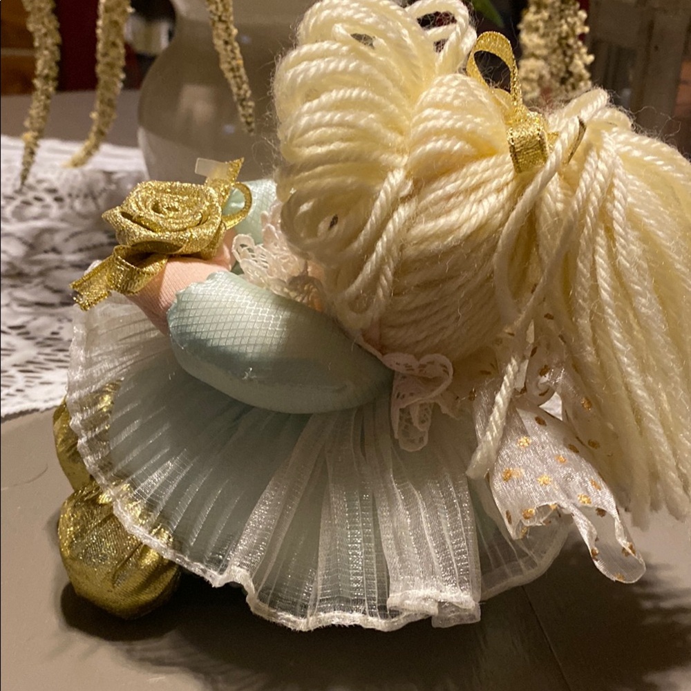 VINTAGE MTY INTERNATIONAL BABY GIRL DOll with FLOWER & DRESS 6" - Picture 4 of 8
